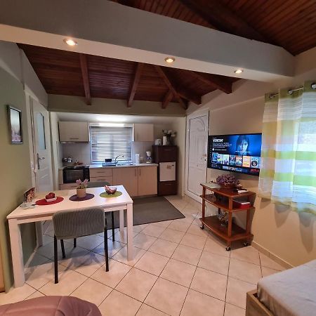 Semelia'S Guest House Spáta エクステリア 写真